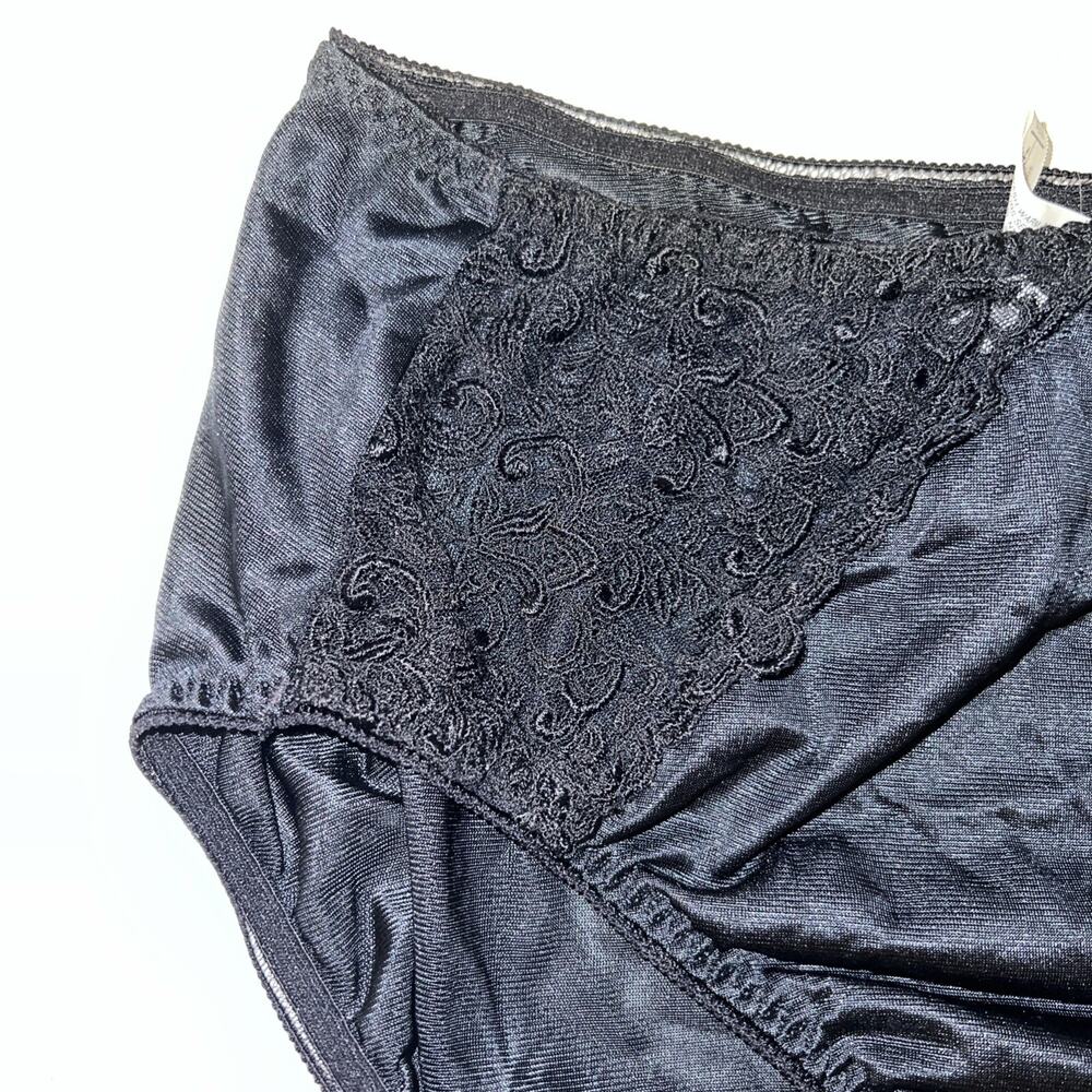 VINTAGE WACOAL 84202 Black LACE TRIM BRIEFS PANTIES SZ L LIQUID SATIN - Picture 2 of 16